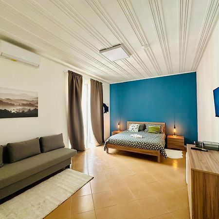 Sicilian Vibes House In Centro Apartment คาตาเนีย ภายนอก รูปภาพ