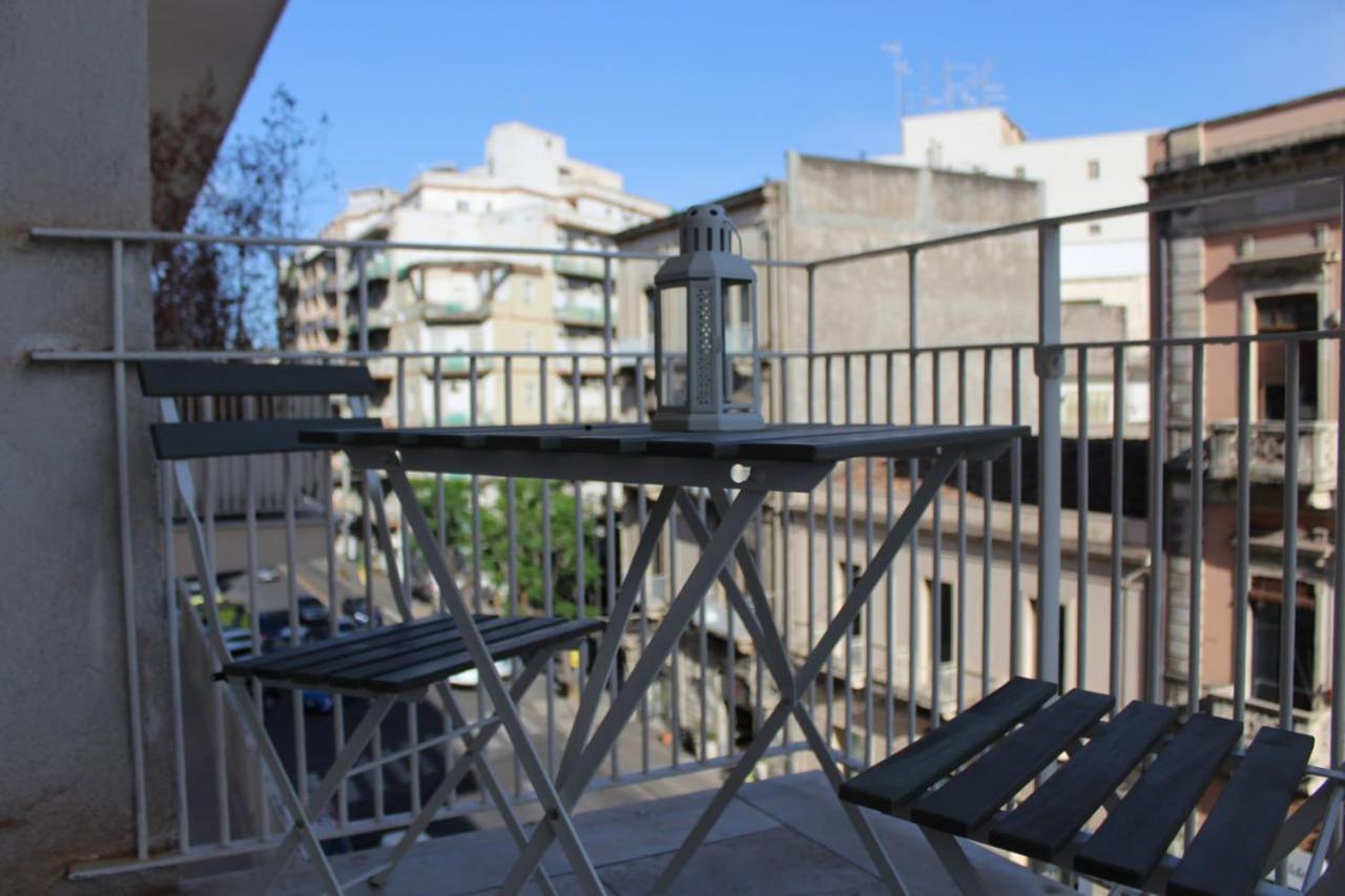 Sicilian Vibes House In Centro Apartment คาตาเนีย ภายนอก รูปภาพ